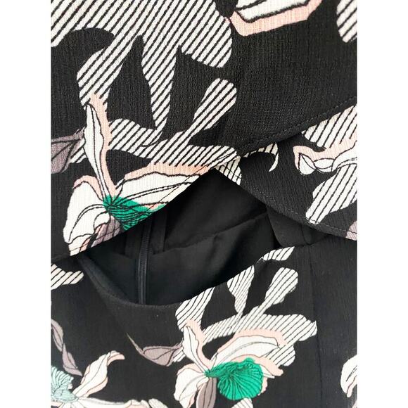 Elliatt Womens Awakening Dress Floral Print Off Shoulder Halter Cut Out Mini NWT - Picture 6 of 13